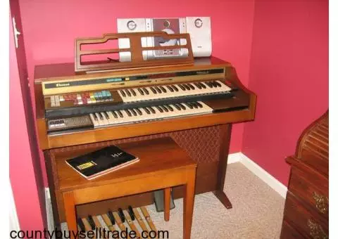 Thomas Californian 216 Electric Organ