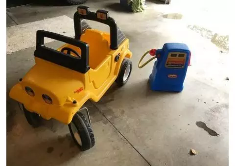 Toy Jeep and gas pump